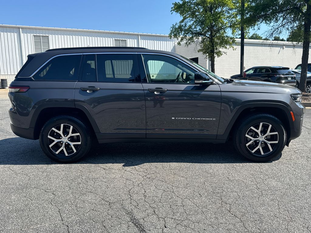 2024 Jeep Grand Cherokee Limited photo 4