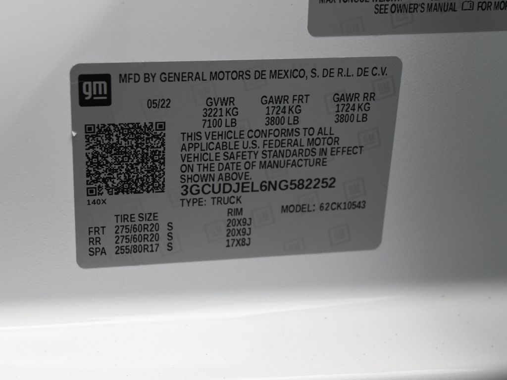 Used 2022 Iridescent Pearl Tricoat Chevrolet High Country image 21