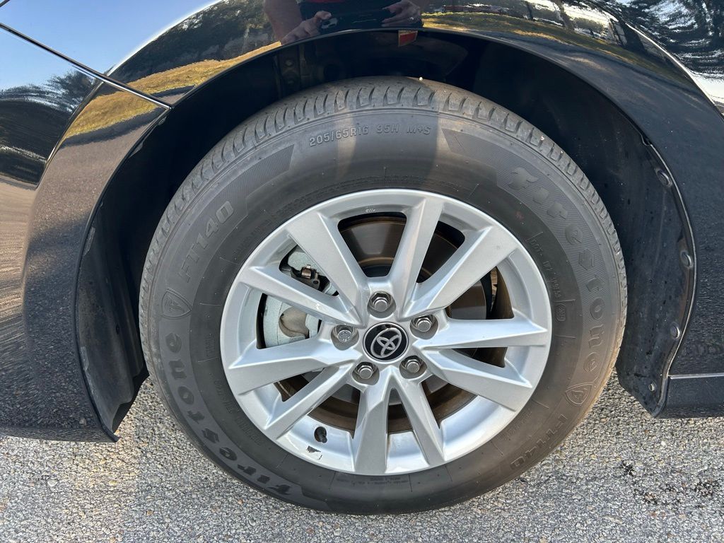 Thumbnail: 2025 Toyota Camry - 9