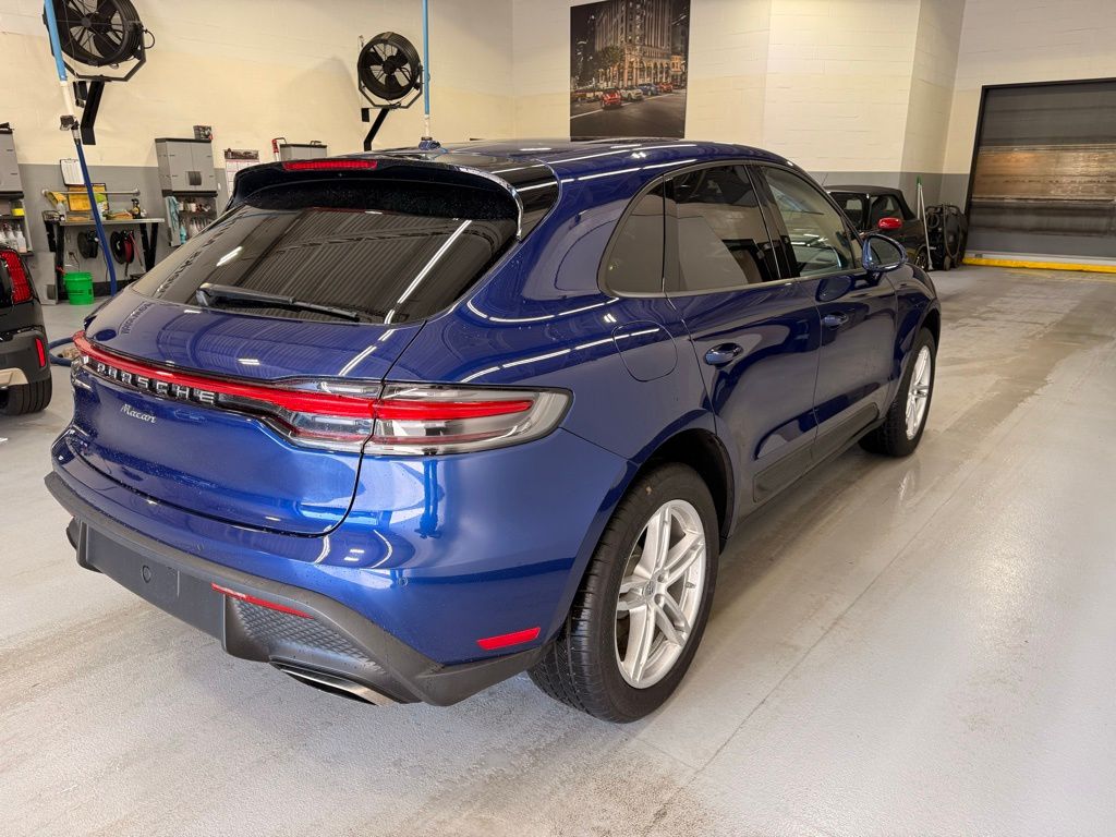 Thumbnail: 2022 Porsche Macan - 6