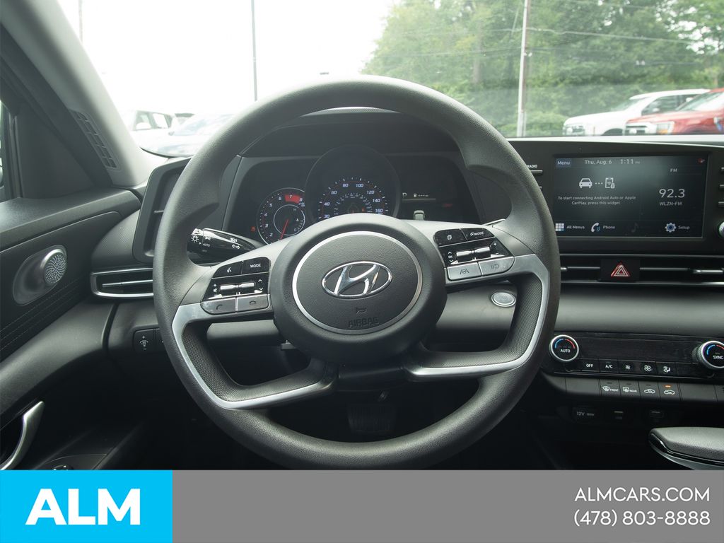 Used 2023 Black Hyundai SEL image 15