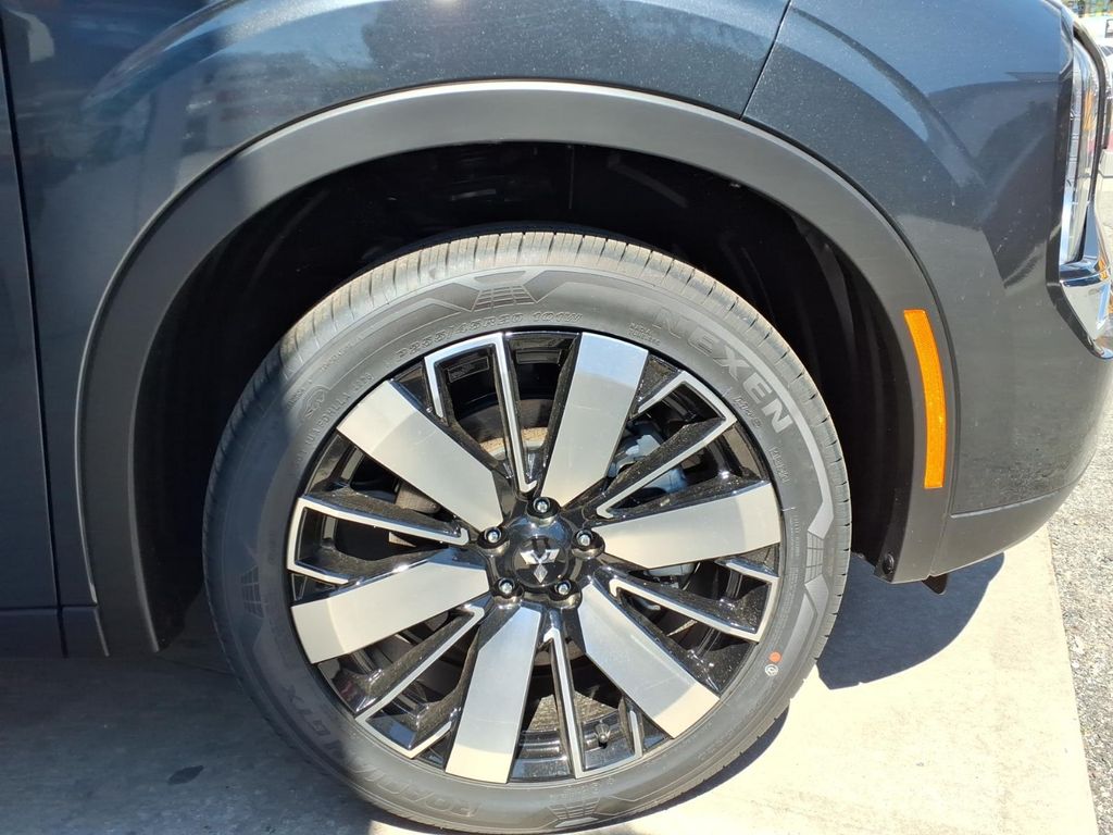 2026 Mitsubishi Outlander SE - Photo 9
