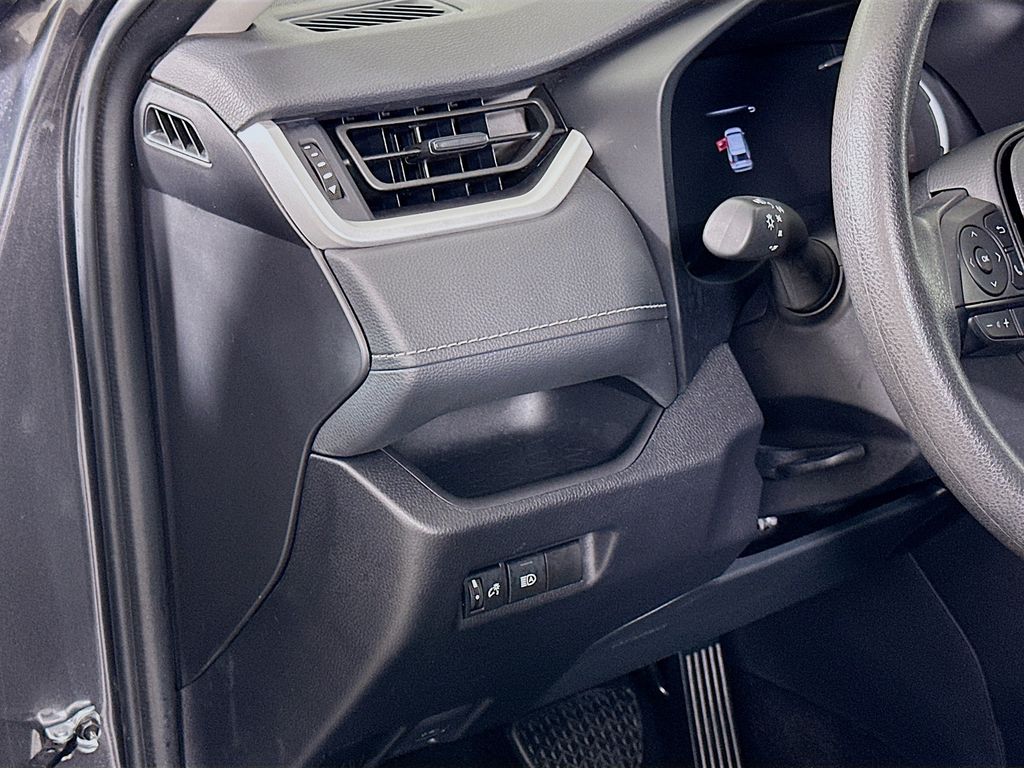 Thumbnail: 2025 Toyota RAV4 - 10