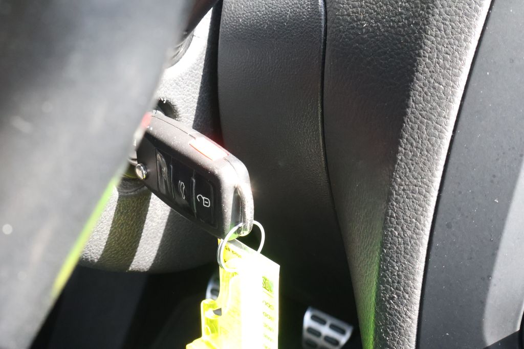 Thumbnail: 2013 Volkswagen Jetta - 24