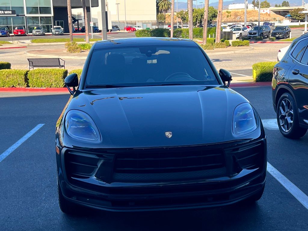 Thumbnail: 2022 Porsche Macan - 3
