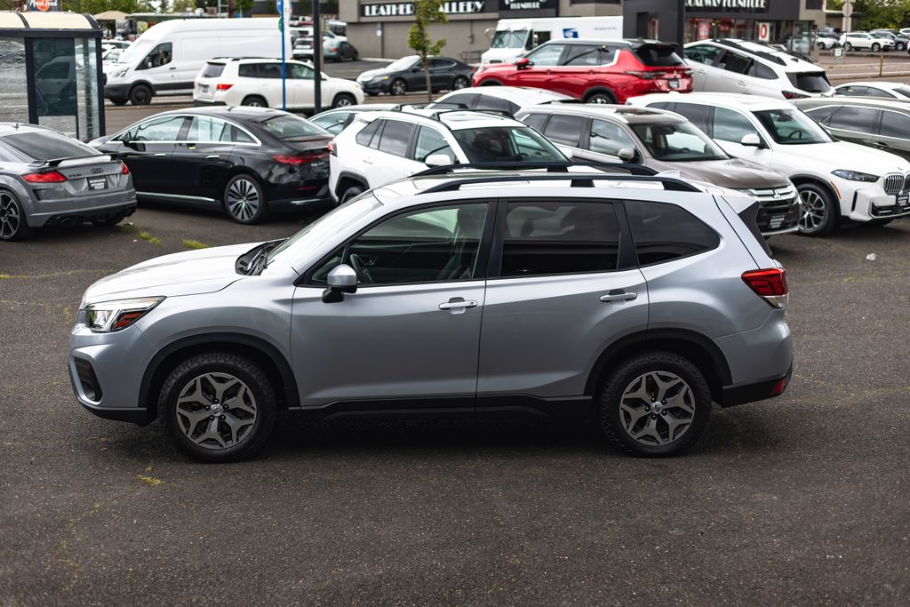 2019 Subaru Forester Premium thumbnail 12
