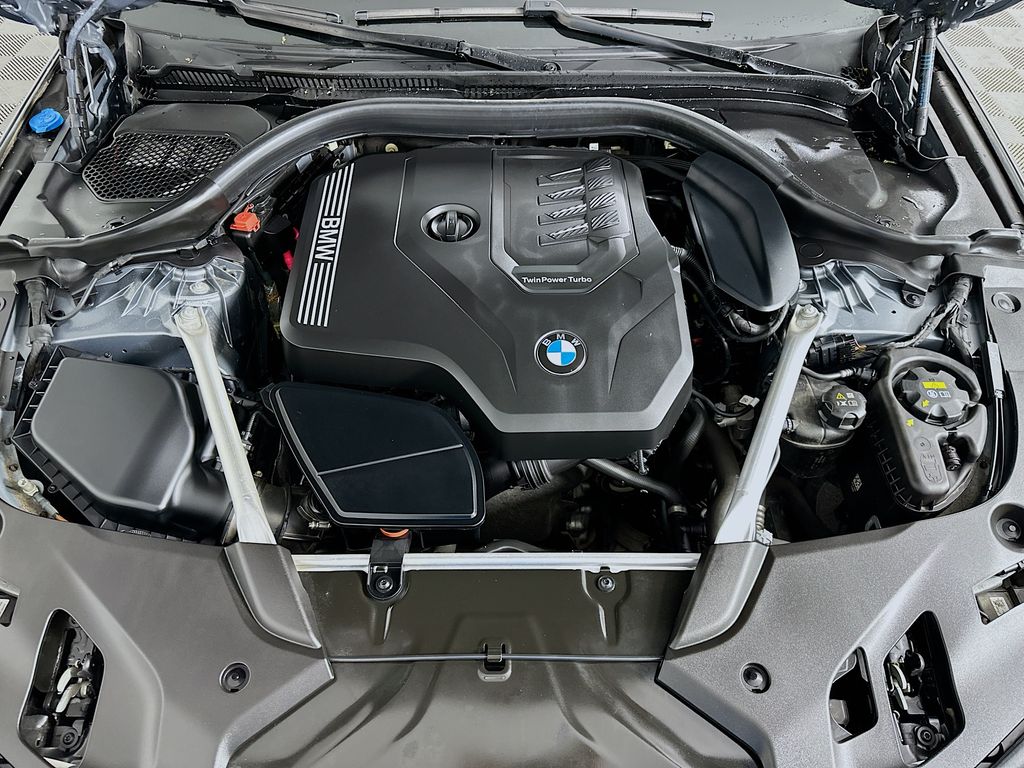 Thumbnail: 2023 BMW 5 Series - 31