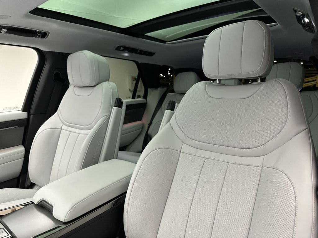 Thumbnail: 2024 Land Rover Range Rover Sport - 14