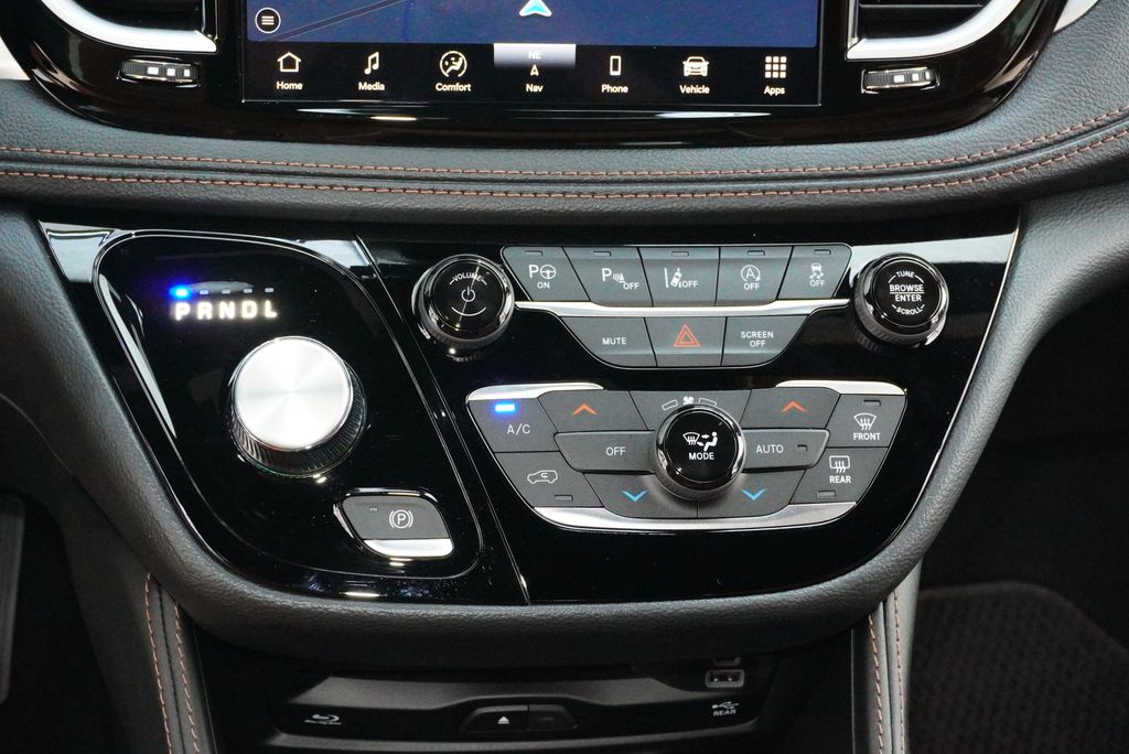 Used Car 2024 Chrysler Pacifica  Pinnacle For Sale Under $50,000 In Weatherford, Texas