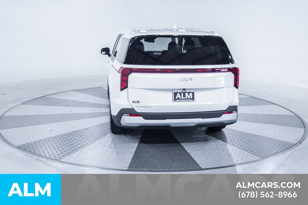Used 2025 White Kia LXS image 8
