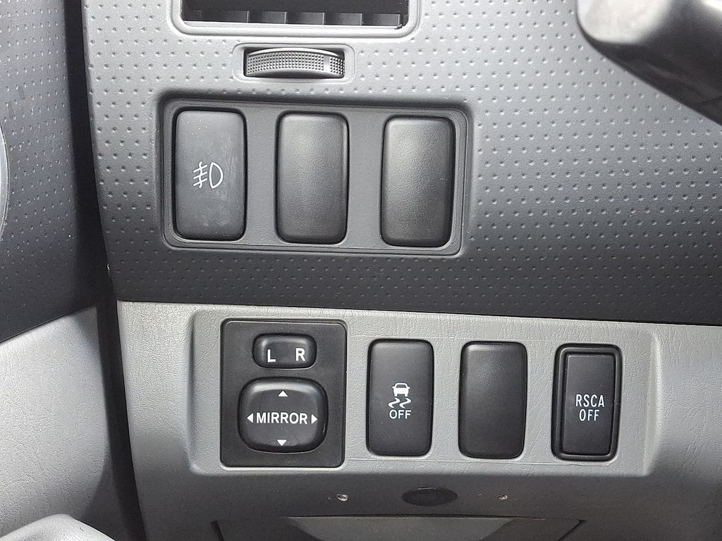 Thumbnail: 2012 Toyota Tacoma - 28
