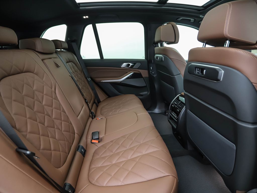 Thumbnail: 2026 BMW X5 - 28