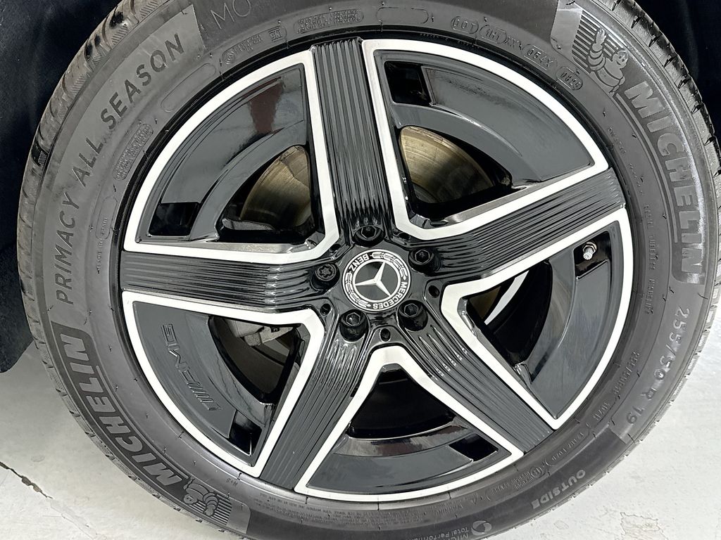 Thumbnail: 2026 Mercedes-Benz GLC - 30