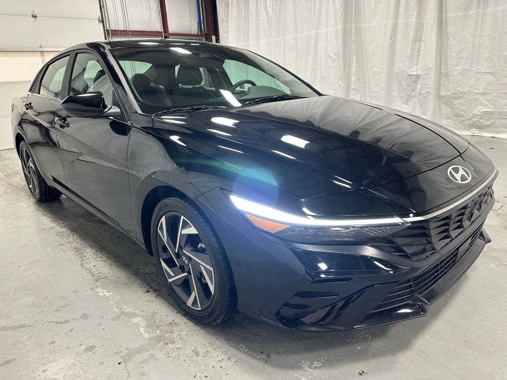 2025 Hyundai Elantra SEL Convenience FWD