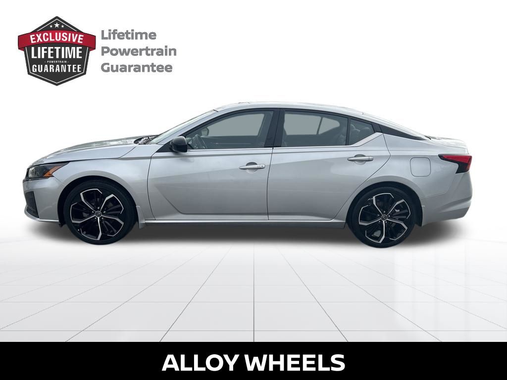 View vehicle photo 2