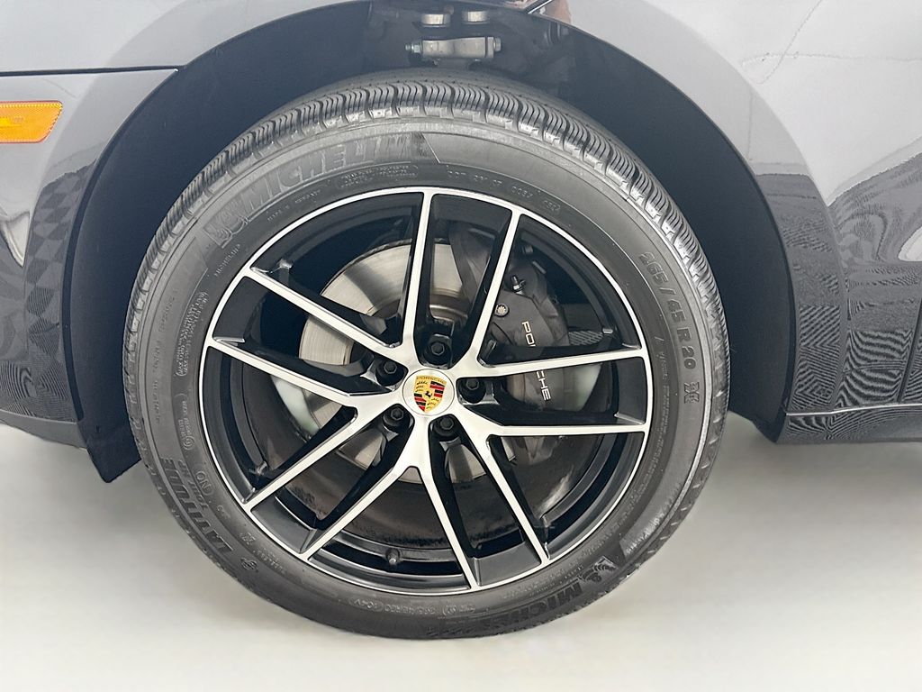 Thumbnail: 2024 Porsche Macan - 16
