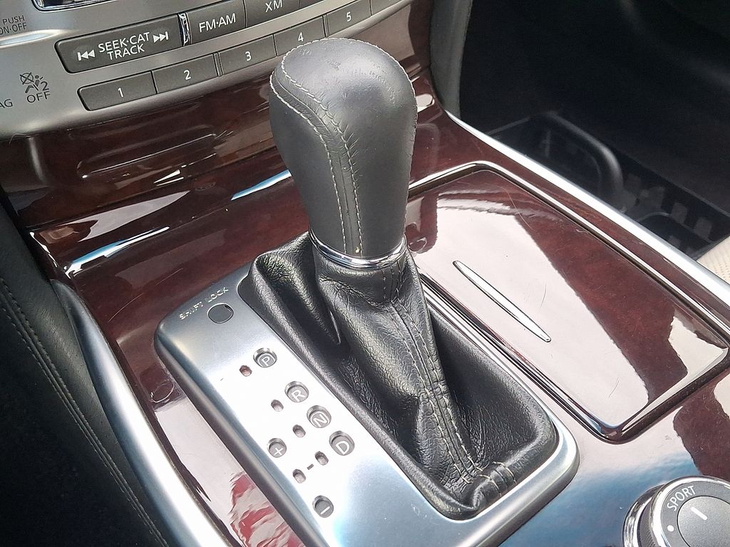 Thumbnail: 2015 INFINITI Q70 - 15