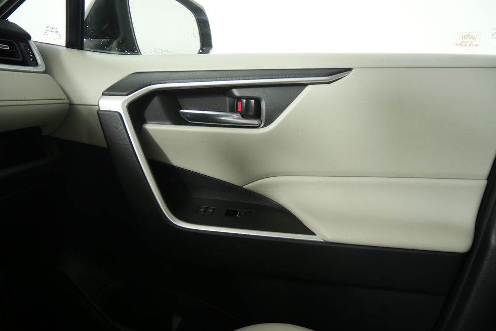 Thumbnail: 2023 Toyota RAV4 - 29