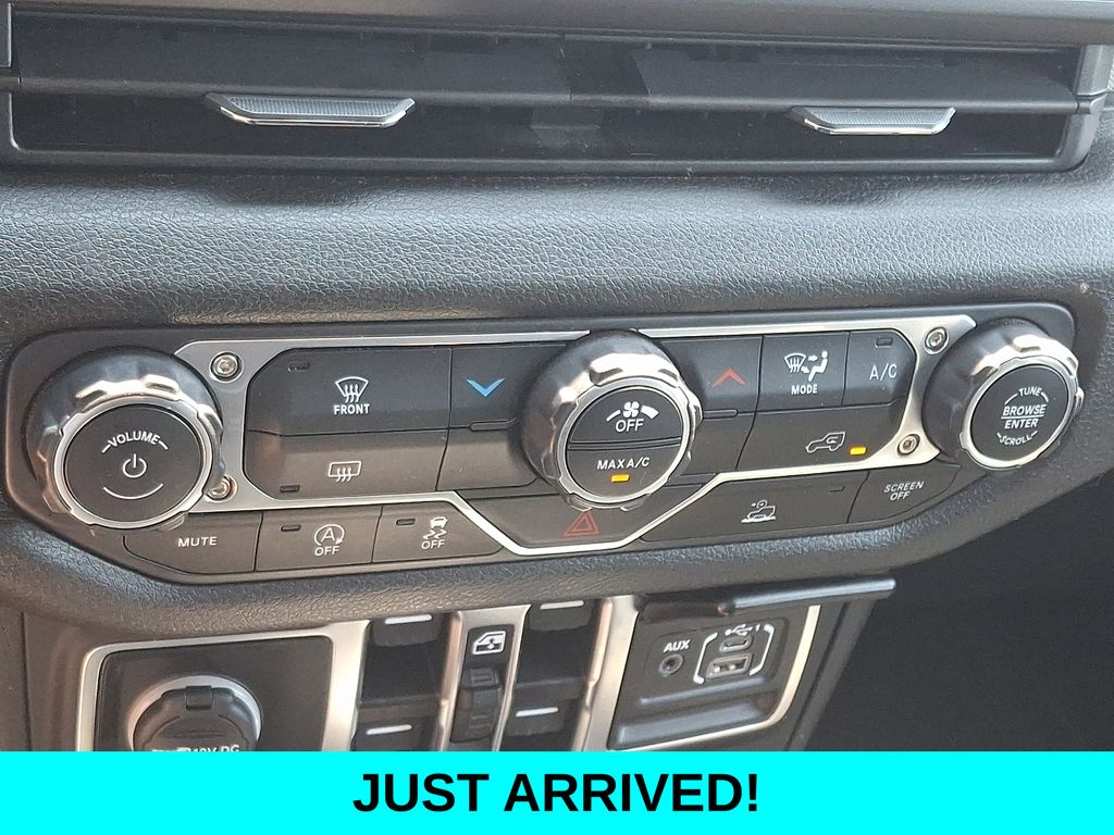 Used 2025 Jeep Wrangler SUV