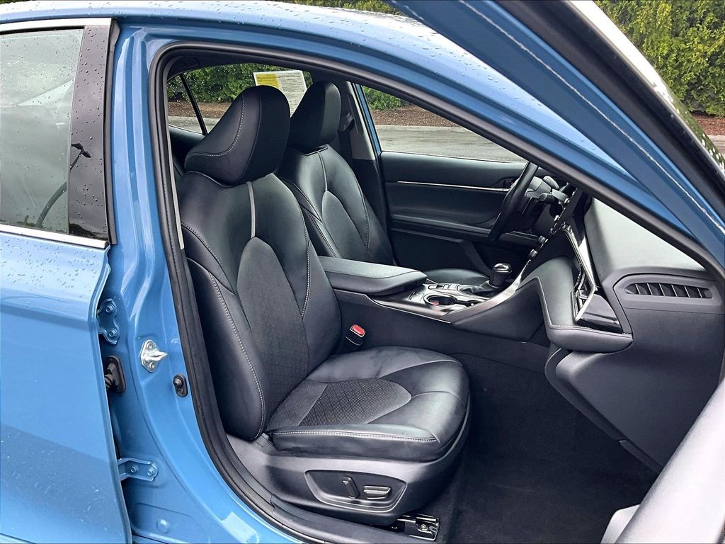 2024 Toyota Camry — photo 11