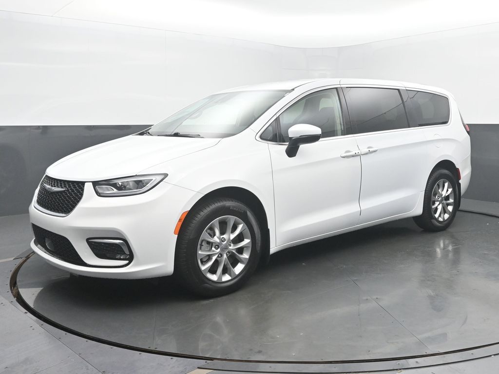 Bright White Clearcoat 2023 Chrysler Pacifica Minivan All-Wheel Drive 9-Speed Automatic