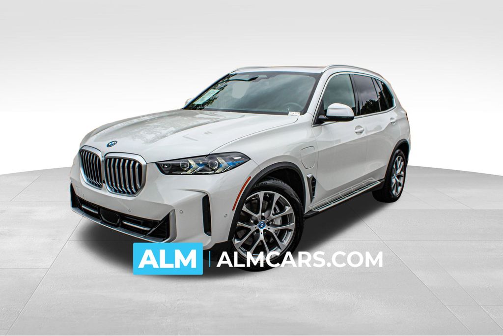 2025 BMW X5 50e's photo