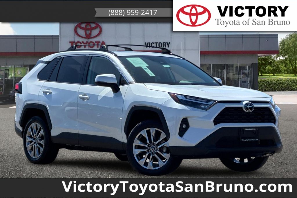 White (Wind Chill Pearl) 2024 Toyota RAV4 XLE Premium AWD SUV / Crossover All-Wheel Drive 8-Speed Automatic