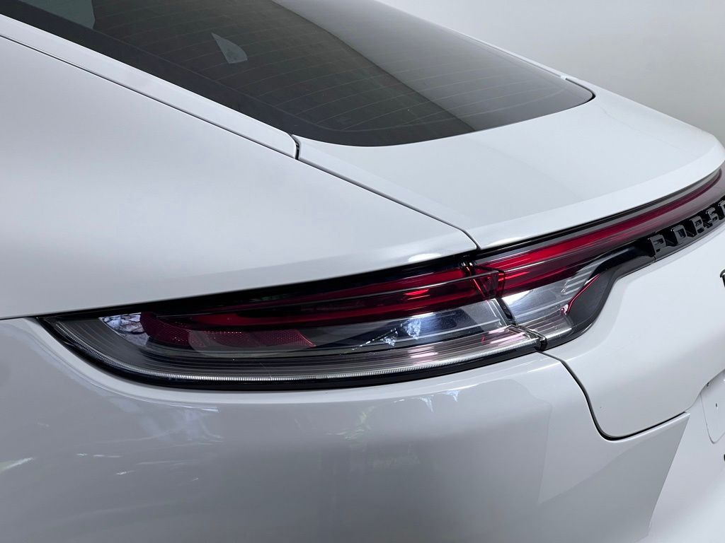 Certified Used 2023  Porsche 4S image 13