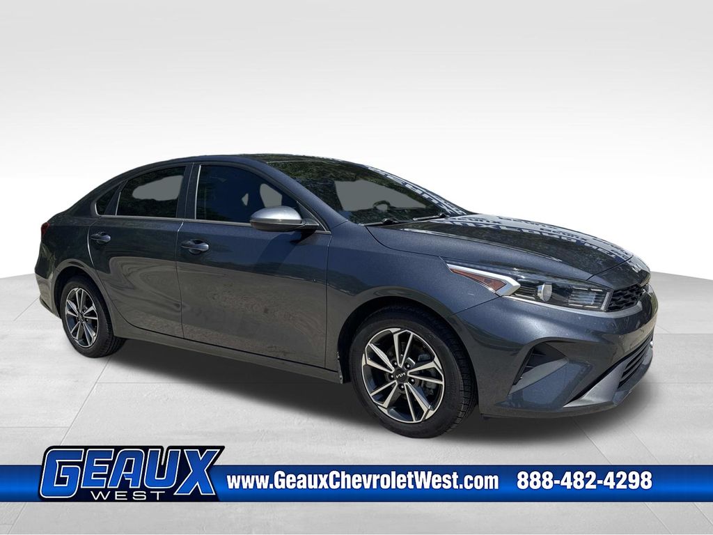 Gravity Gray 2023 Kia Forte Sedan Front-Wheel Drive Continuously Variable Transmission