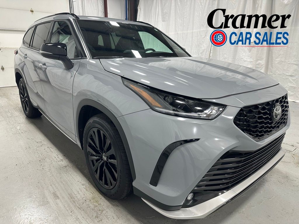 Cement 2025 Toyota Highlander XSE AWD SUV / Crossover All-Wheel Drive 8-Speed Automatic