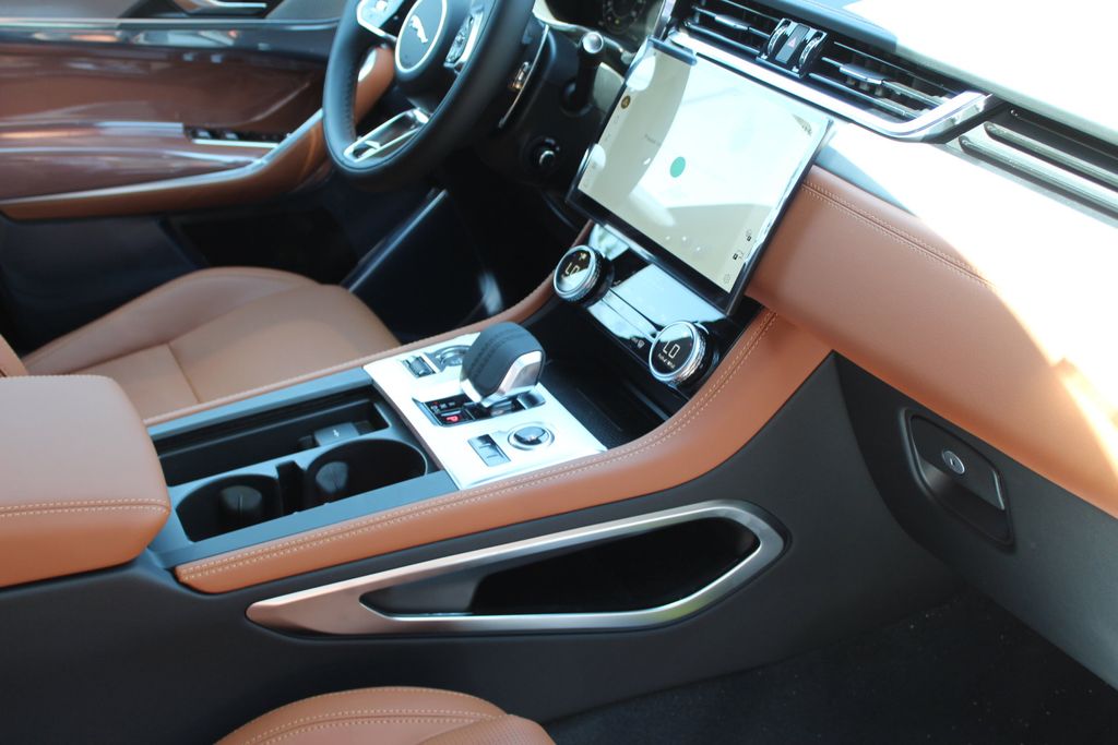 2026 Jaguar F-Pace R-Dynamic S - Photo 21