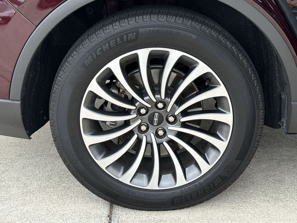 Thumbnail: 2022 Lincoln Aviator - 31