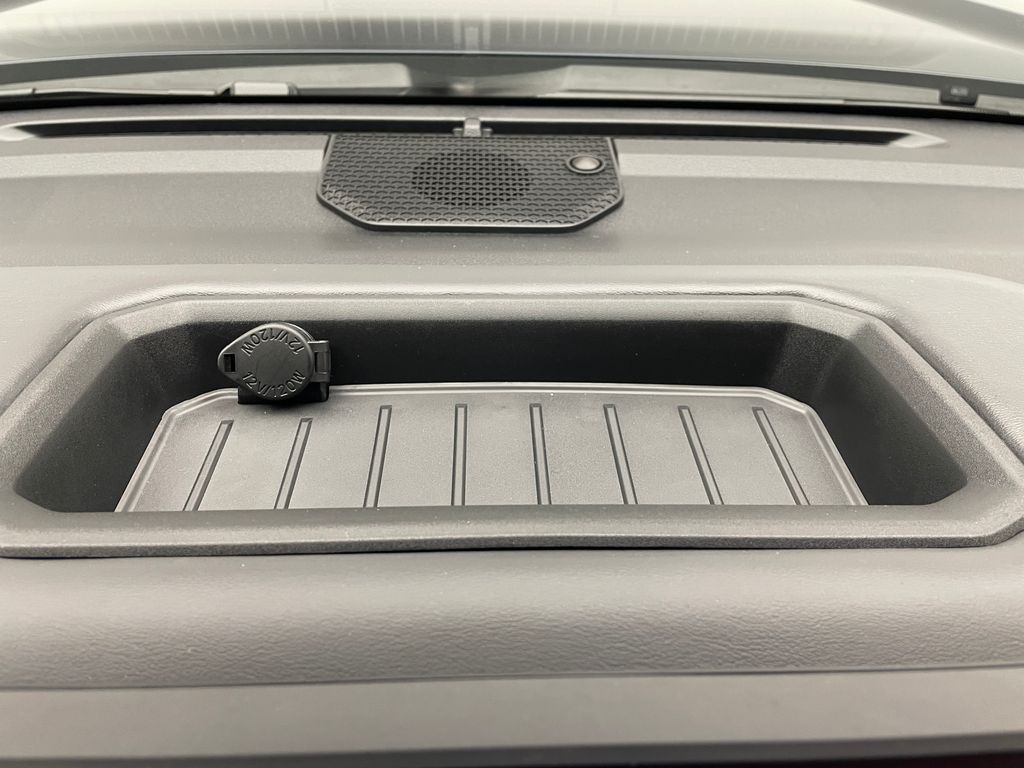 Thumbnail: 2025 Toyota Sequoia - 27