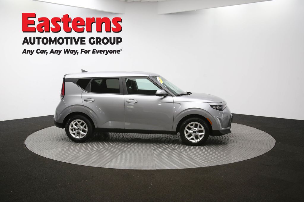 Used 2023  Kia LX image 45