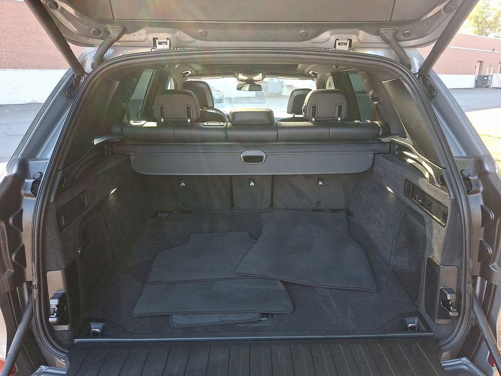 Thumbnail: 2025 BMW X5 - 27