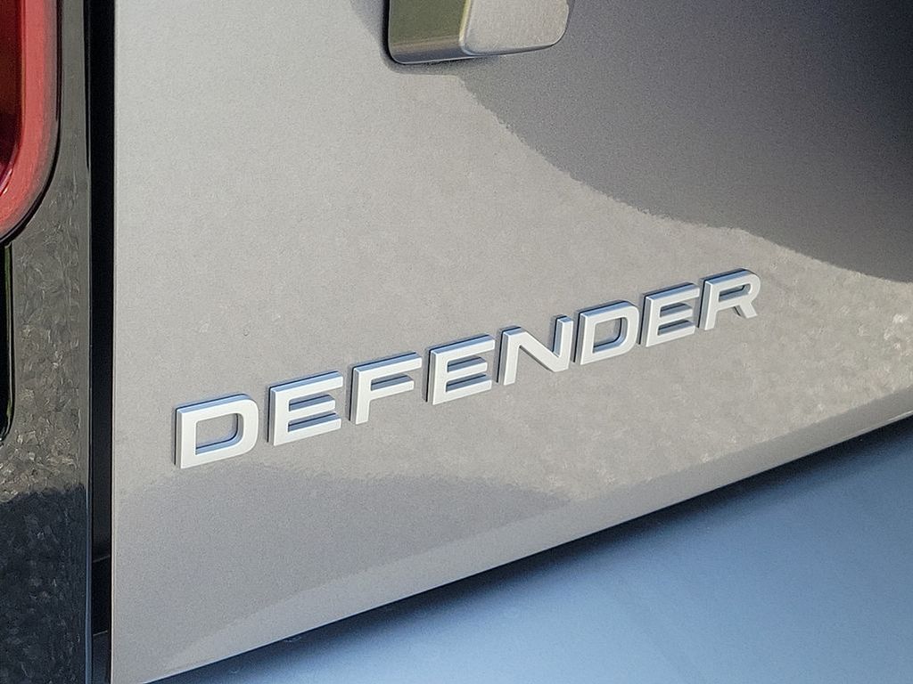 2024 Land Rover Defender 110 22