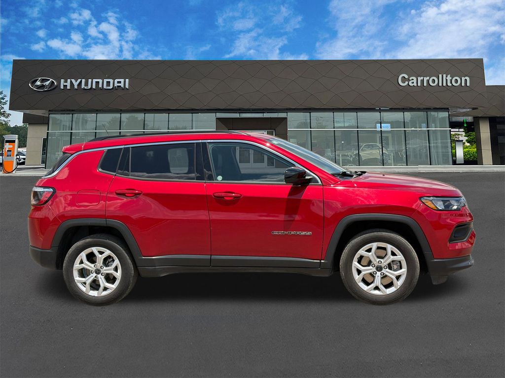 Used 2025 Red Jeep Latitude image 4