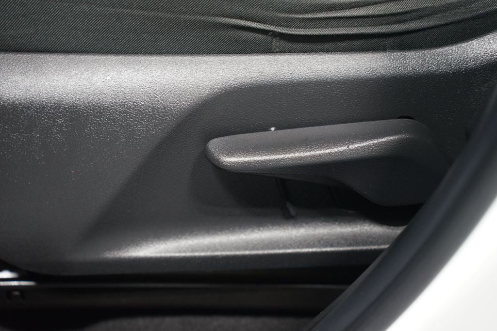 Thumbnail: 2023 Toyota RAV4 - 31