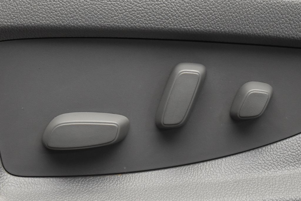 Thumbnail: 2018 Chevrolet Tahoe - 17