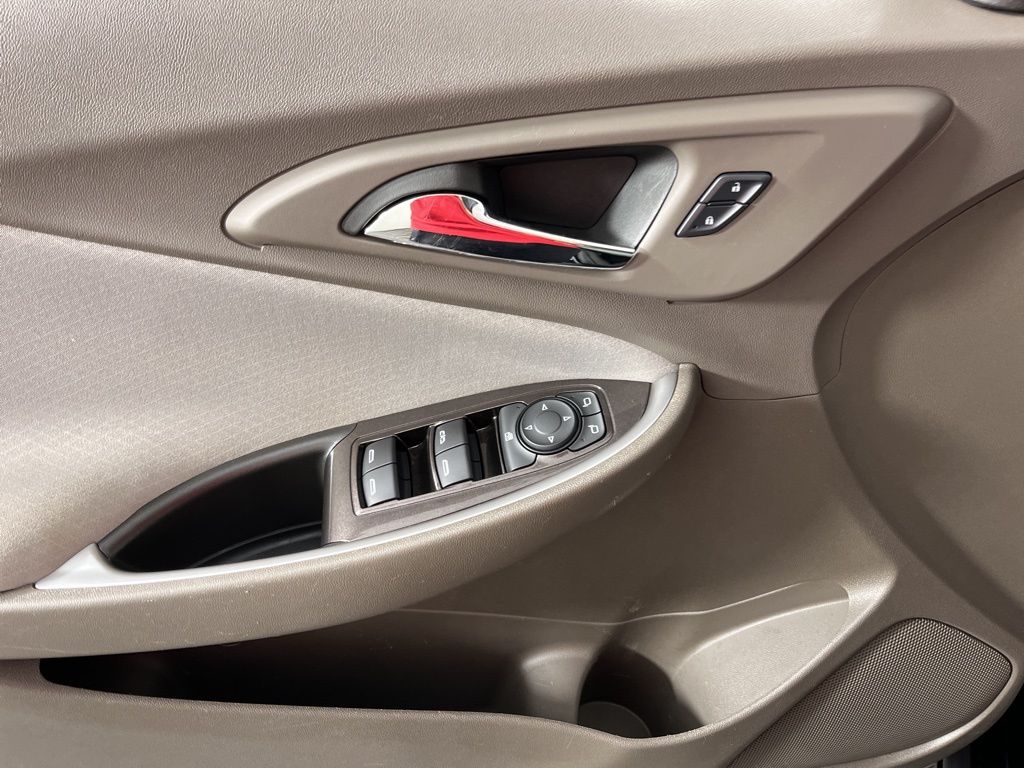 Thumbnail: 2025 Chevrolet Malibu - 25