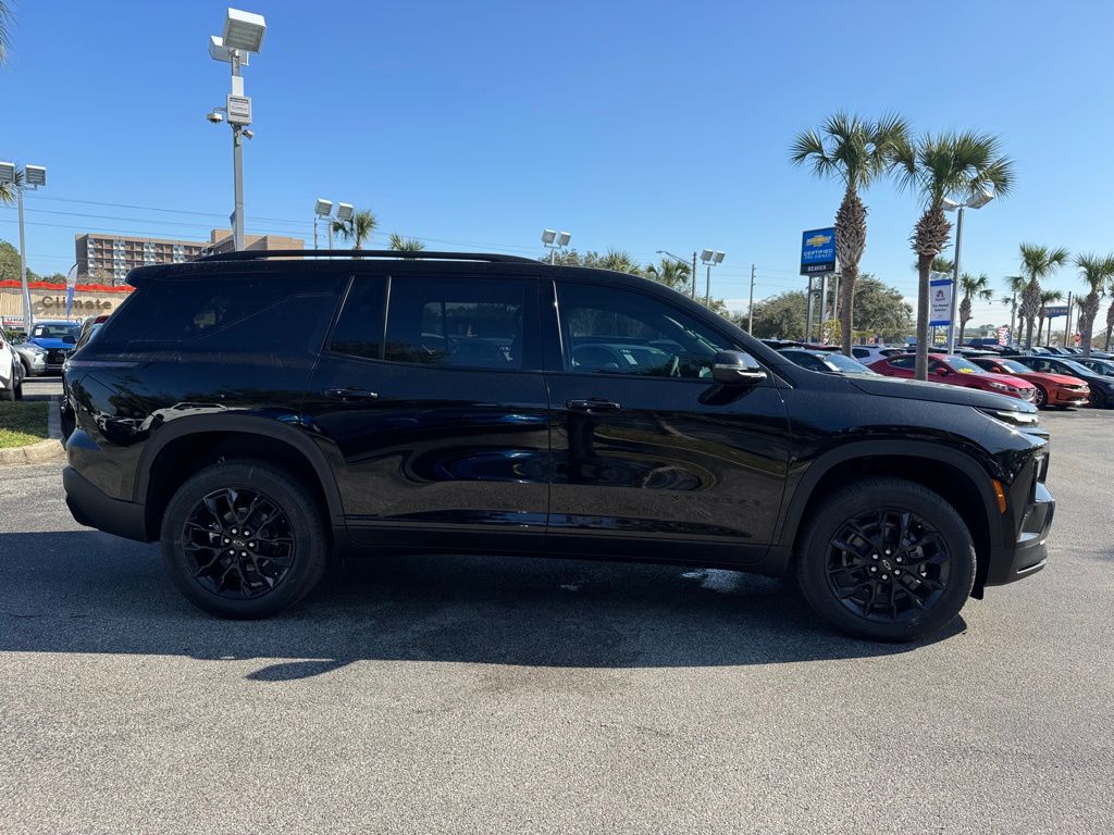 2025 Chevrolet Traverse LT 8