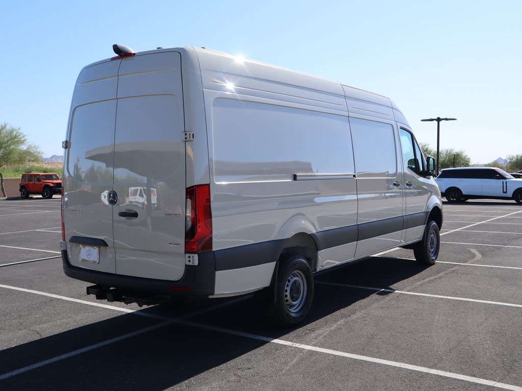 Thumbnail: 2025 Mercedes-Benz Sprinter - 5