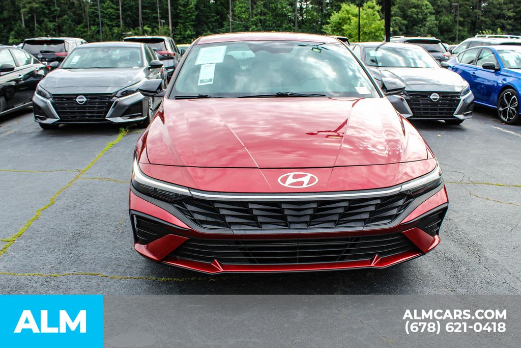 Used 2025 Red Hyundai SEL Sport image 7