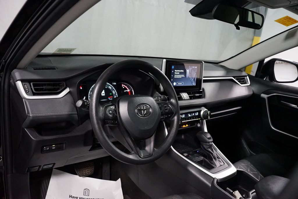 Thumbnail: 2025 Toyota RAV4 - 11