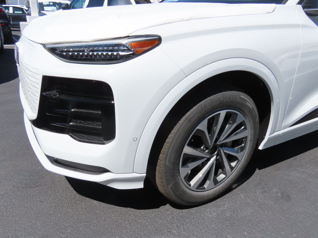 Thumbnail: 2025 Audi Q6 e-tron - 2