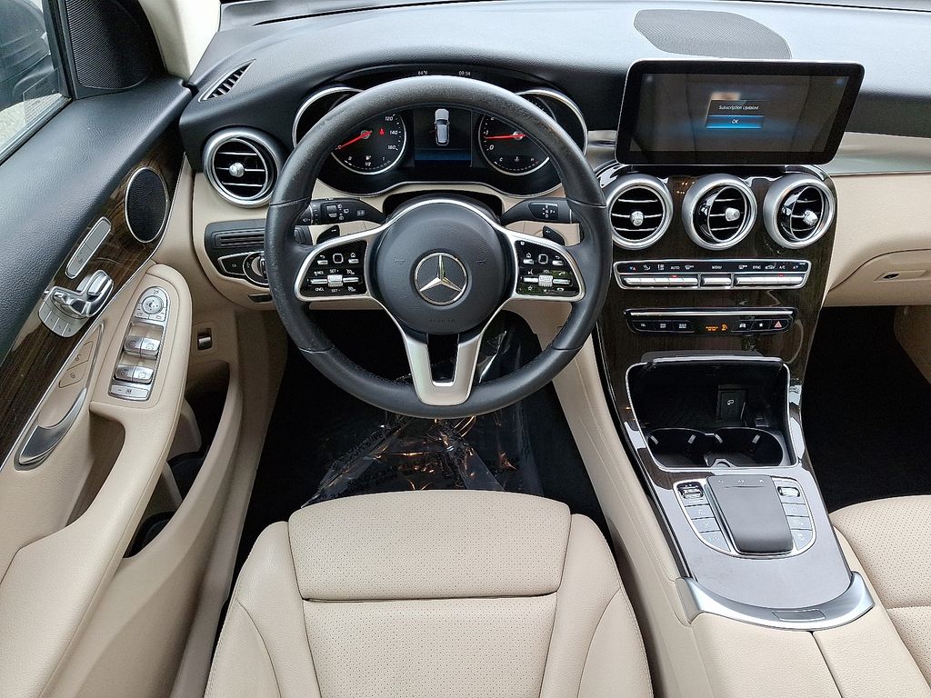 2021 Mercedes-Benz GLC 300 11