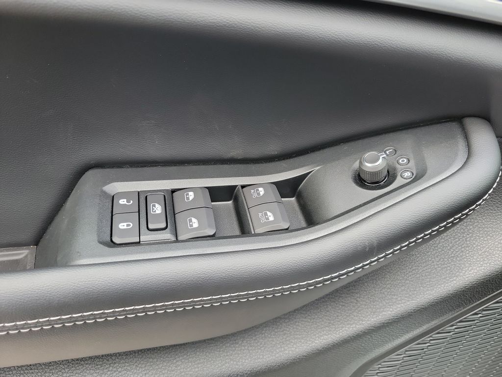 New 2026 White/off-white Jeep Laredo image 20