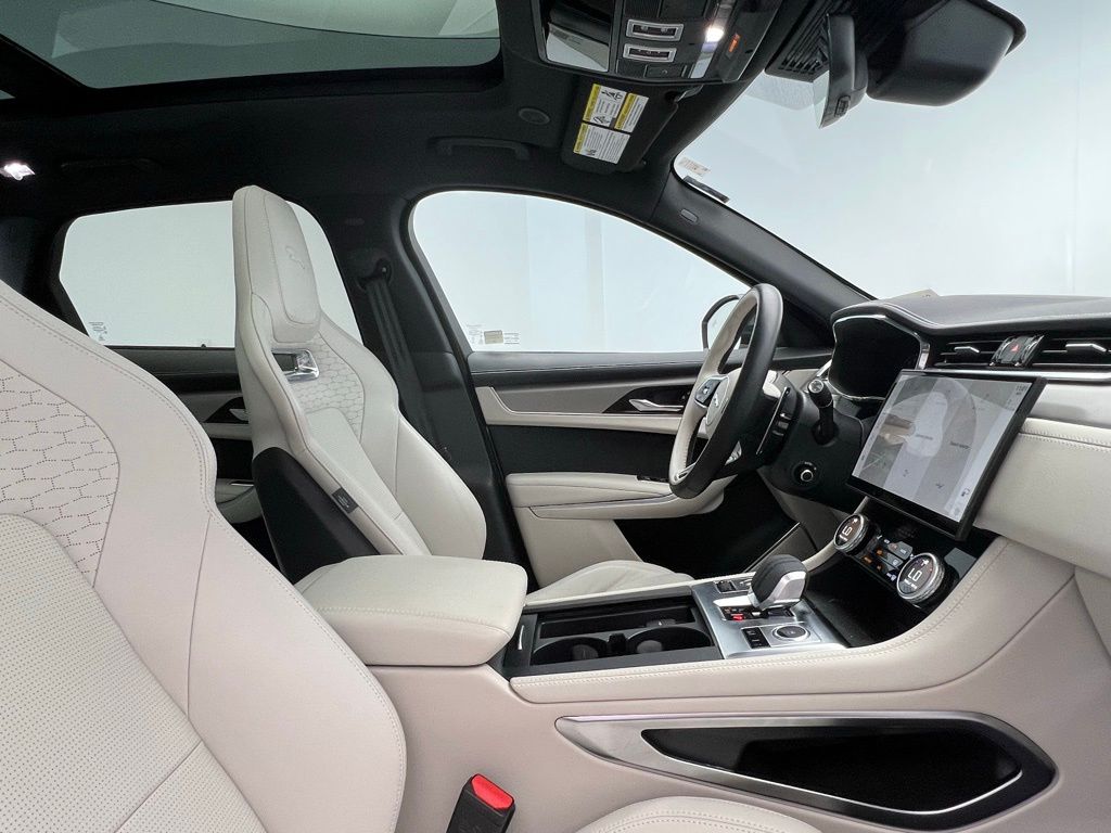 Thumbnail: 2025 Jaguar F-Pace - 7
