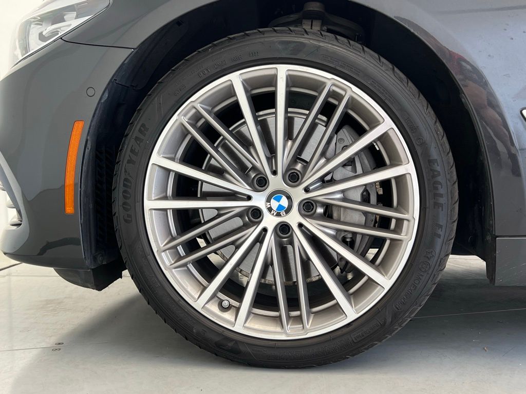 2020 BMW 5 Series 540i 24