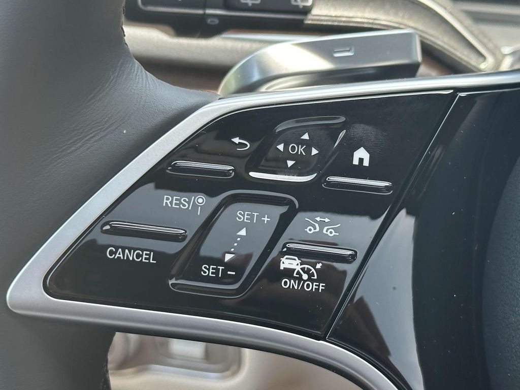 Thumbnail: 2025 Mercedes-Benz GLS - 24